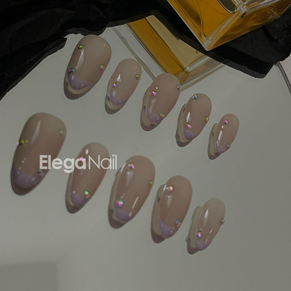 Hackmanite /حجر هاكمانايت