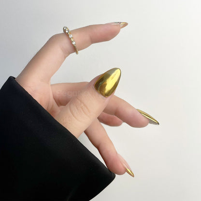 Queen's / الملكة